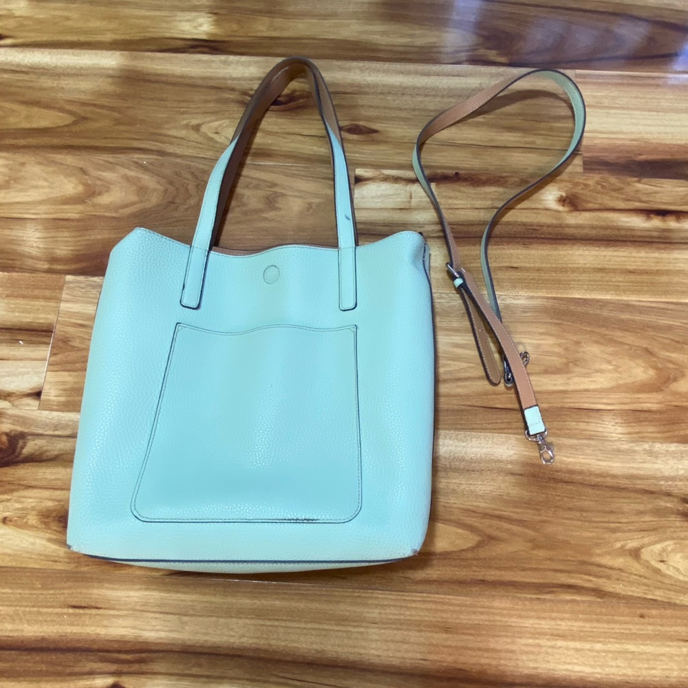 Turquoise handbag with detachable strap